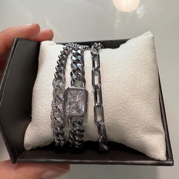 Bomb Party 2025 Luxe Layers Bracelet Edition “Smile big, slay bigger” - Hematite - Picture 1 of 3